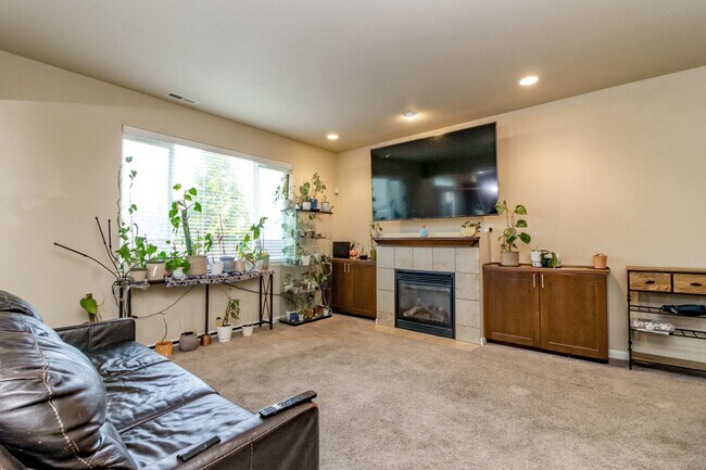 Foto del edificio - Beautiful Home in Highly Sought After Yelm...