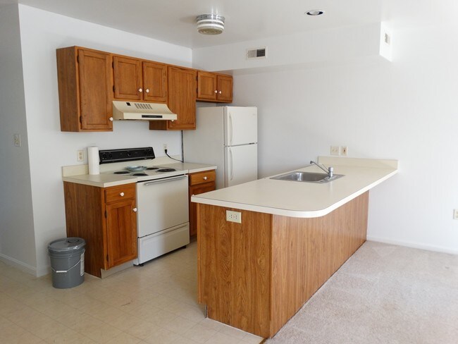 Building Photo - 73 Westpointe Dr