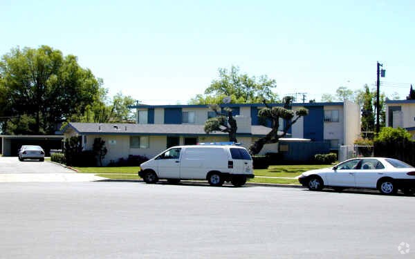 Foto del edificio - 1092-1098 Andrews St