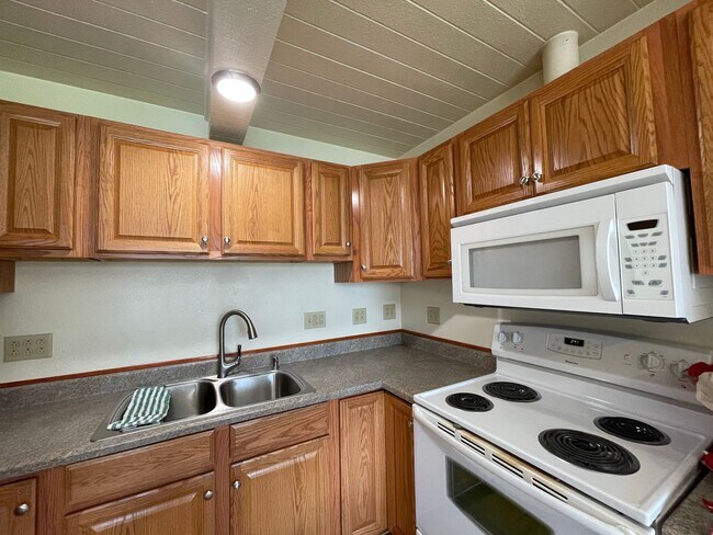 Foto del edificio - Beautiful and Spacious Pet-Friendly Home with 4 bedrooms, 2 bathrooms