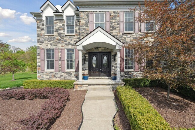 Building Photo - 1840 Tapadera Dr