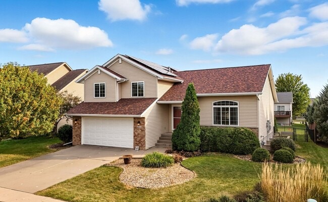 Building Photo - 235 Lockmoor Ave