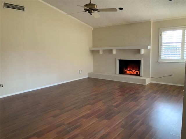 Building Photo - 2028 Fairmeadow Dr