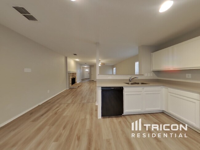 Building Photo - 706 White Fields Way