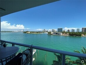 Building Photo - 10201 E Bay Harbor Dr