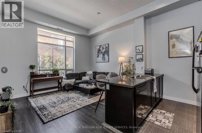 Building Photo - 85 Robinson St