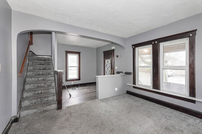 Building Photo - 3 Bed/1 Bath Single Family Home!