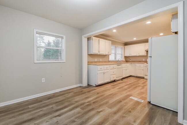 Foto del edificio - 5578 Owens Dr