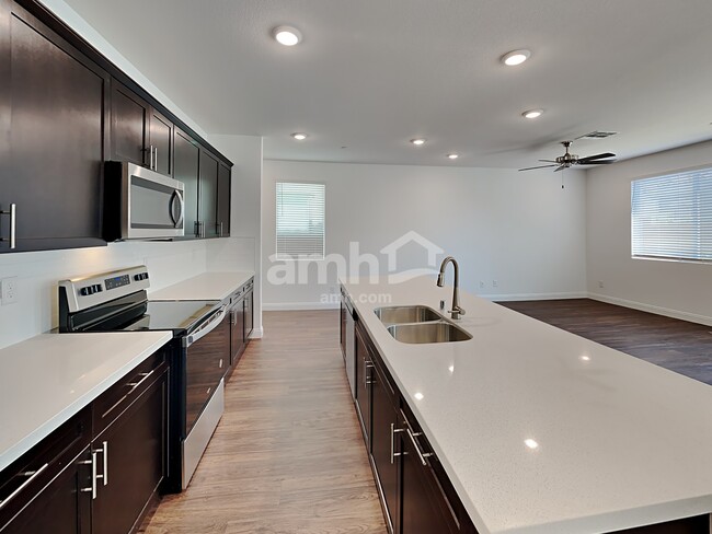 Building Photo - 3320 Blodwen St