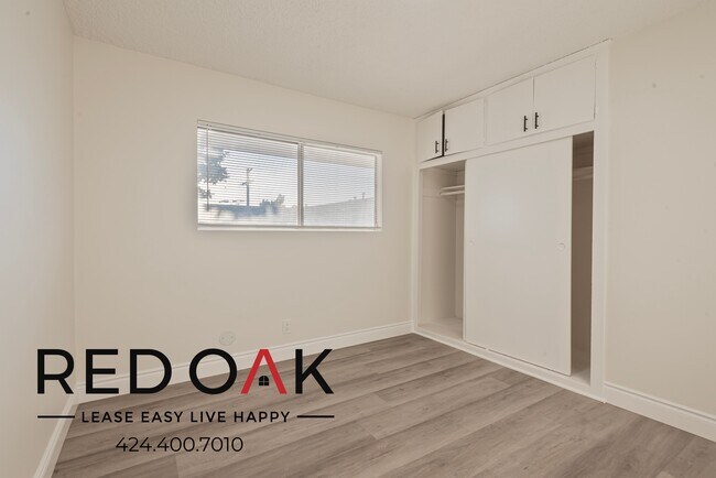 Building Photo - 10920 Ramona Blvd