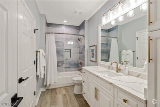 Building Photo - 410 Bayfront Pl