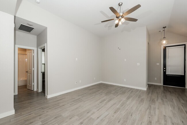 Foto del edificio - 235 Aster View Ct