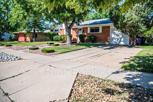 Foto del edificio - 681 S Holly St