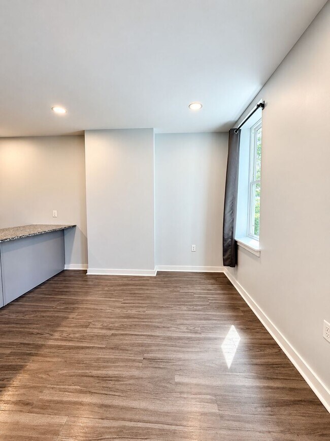 Foto del edificio - 2171 E Hagert St