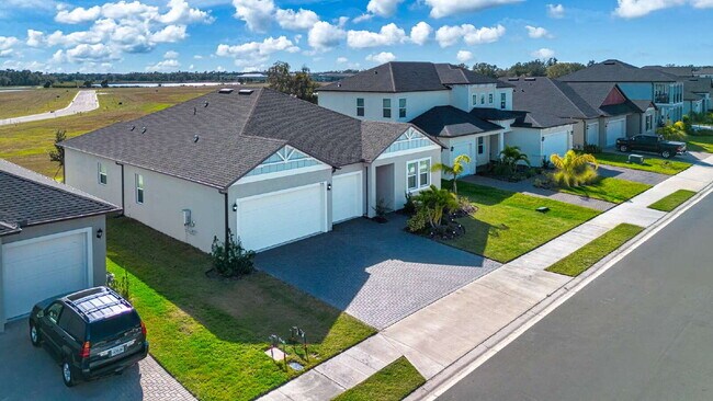 Building Photo - Spacious Like New 4-Bedroom Oasis with 3 Full Baths in Palmetto - Available NOW