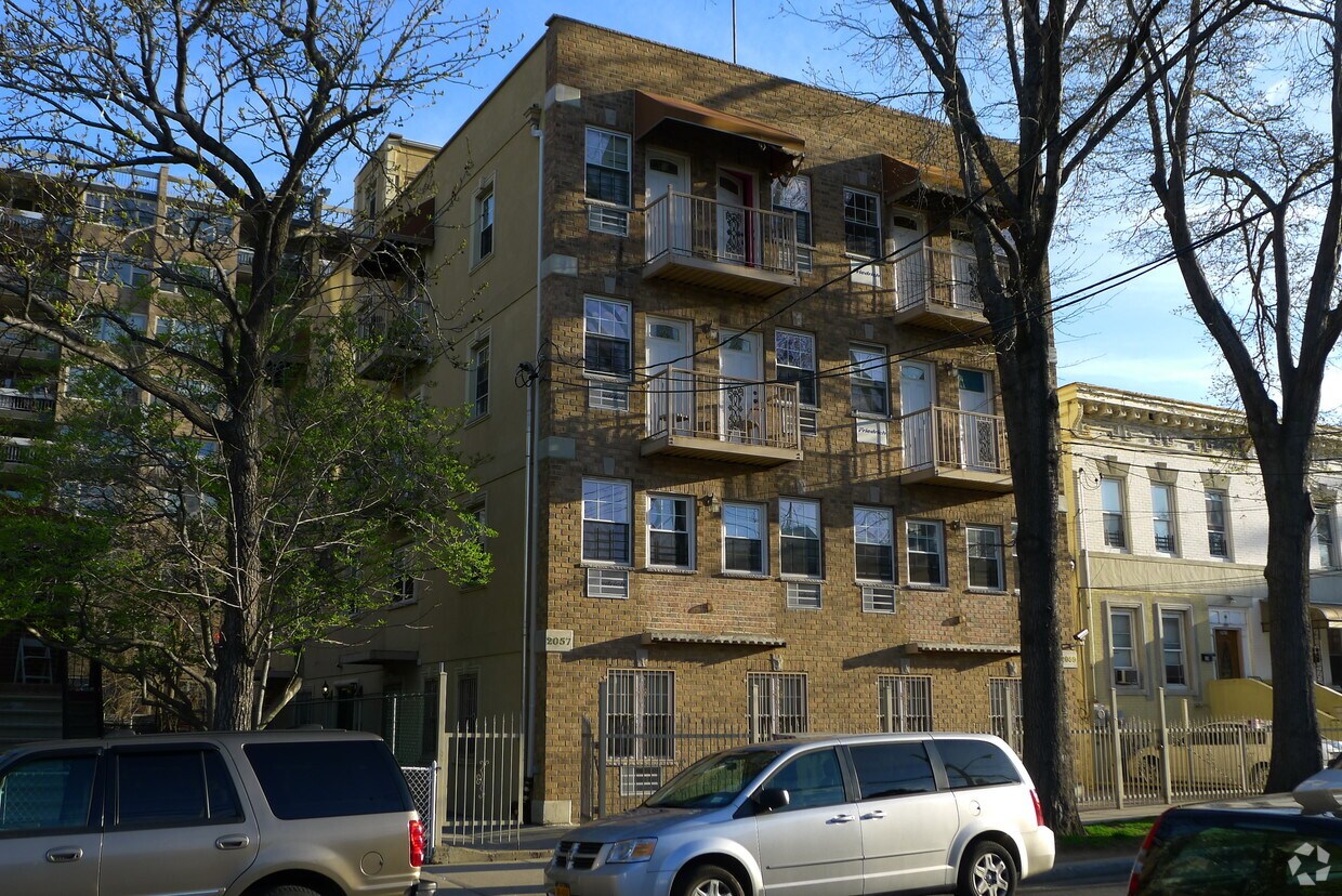 Foto principal - 2059 Story Ave