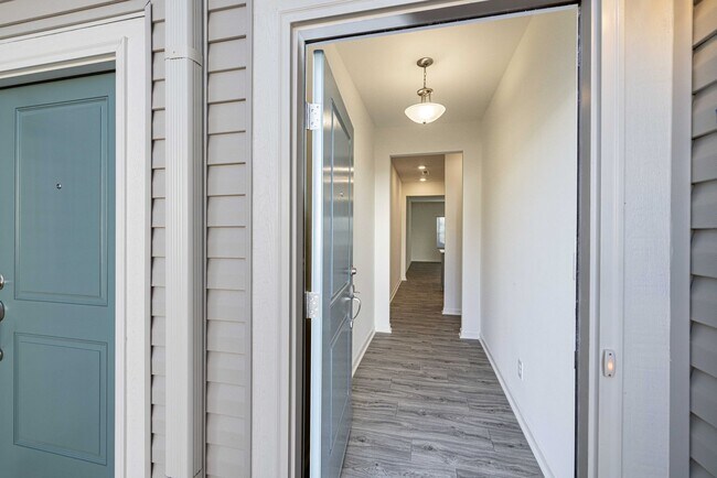 Foto del edificio - 3 Bed, 2.5 Bath Home with Bonus Loft & Private Owner Suite - Available Late September Move In