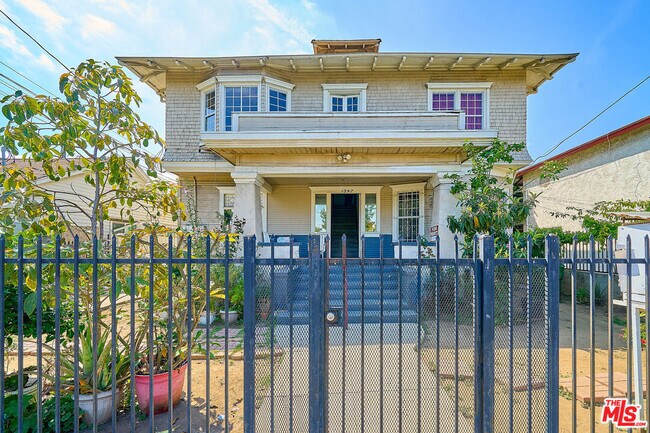 Foto del edificio - 1347 Valencia St