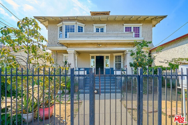Foto del edificio - 1347 Valencia St
