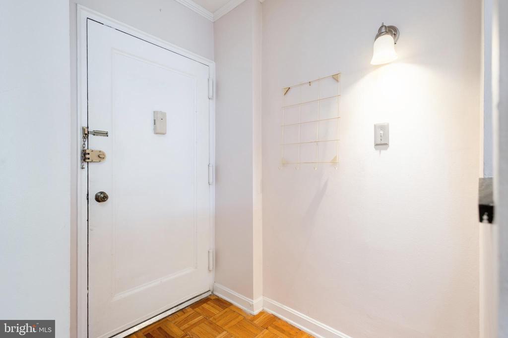 Primary Photo - 3825 Davis Pl NW