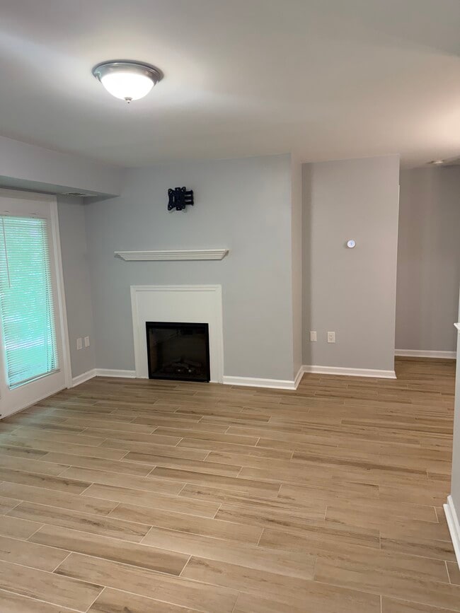 Building Photo - 5708 Shadwell Ct
