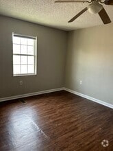 Building Photo - 2010 Emmett Dr