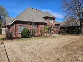 Building Photo - 3857 Edgewater Dr