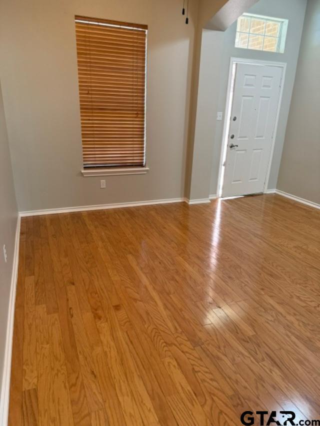 Foto del edificio - 625 Winding Brook Ln