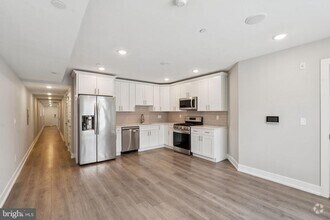 Building Photo - 1309 S 52nd St