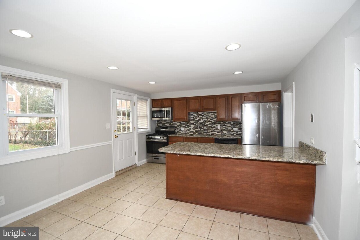 Foto principal - 1193 Granville Rd