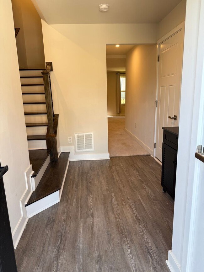 Foto del edificio - 3 Bedroom Townhouse - City Living with a G...