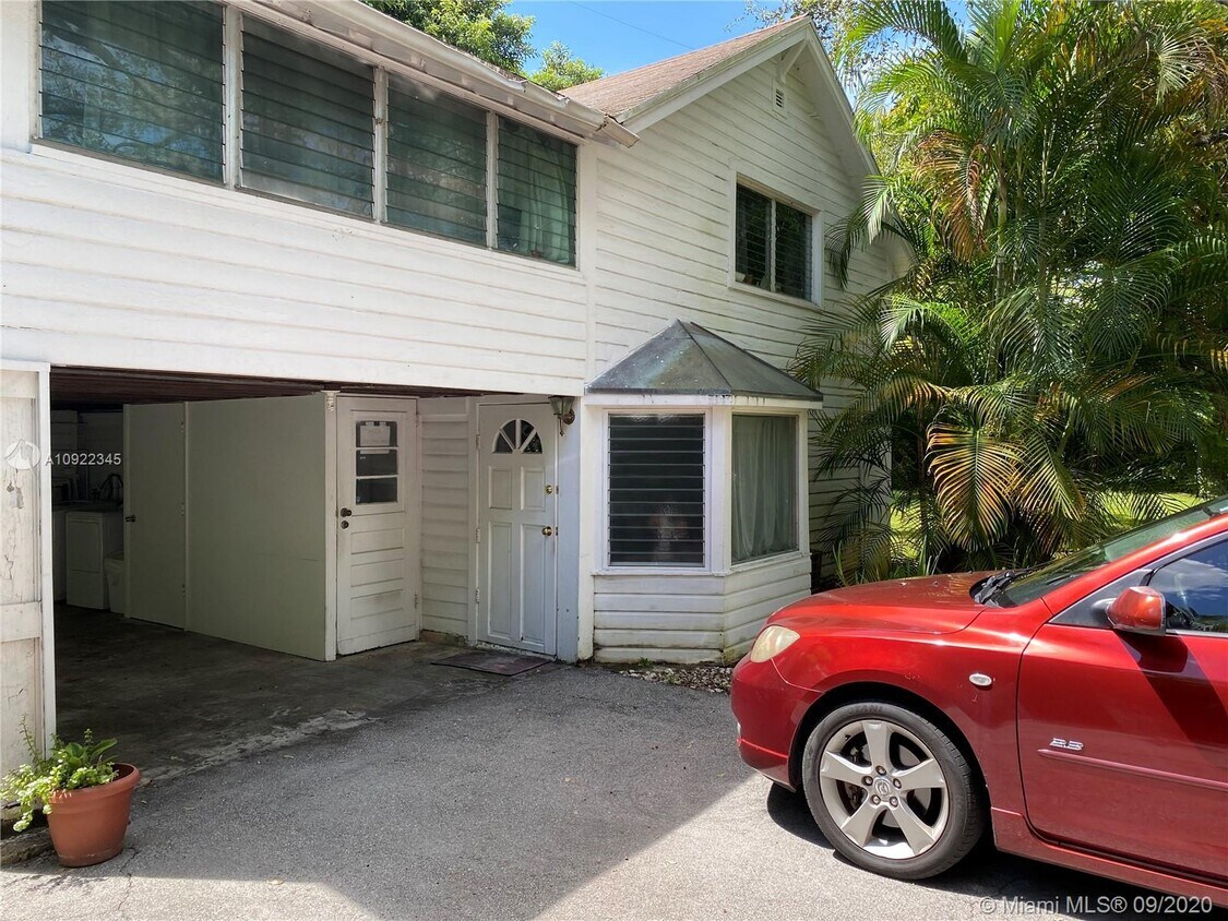 Primary Photo - 7222 SW 53rd Ave