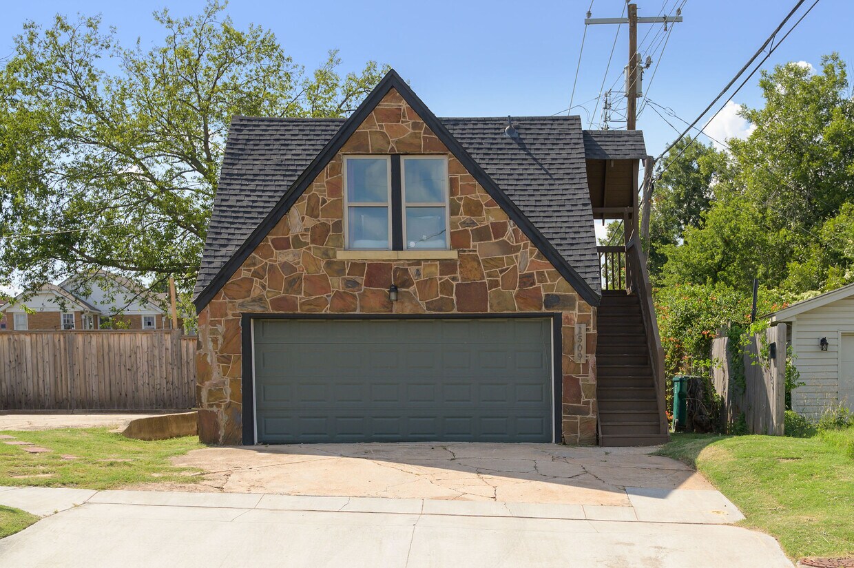 Primary Photo - 1509 N Everest Ave