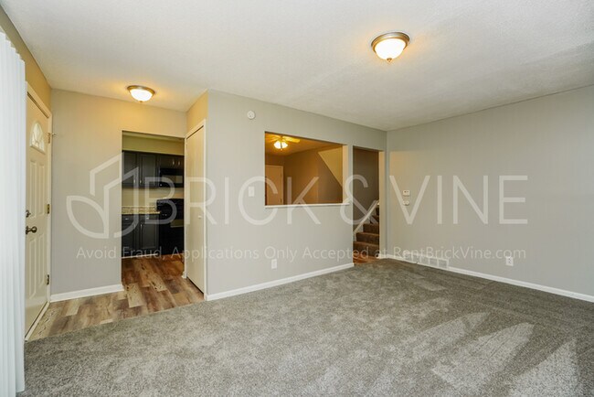 Building Photo - 4985 Refugee Rd