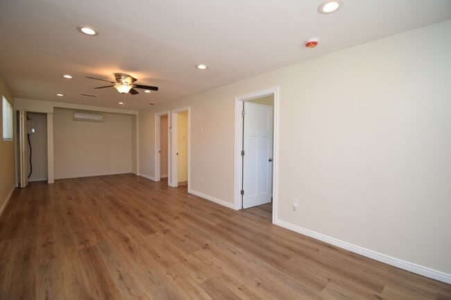 Building Photo - 1869 7200 S