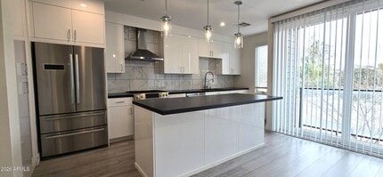 Building Photo - 506 S Hardy Dr