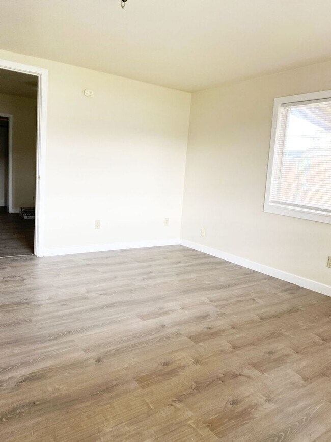 Foto del edificio - 2440 Chatham Hill Dr