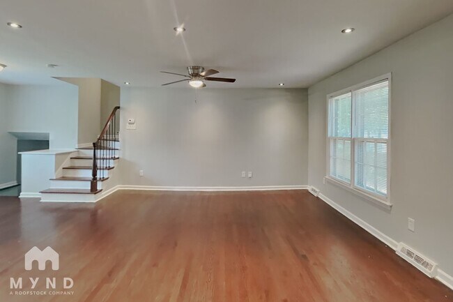 Foto del edificio - 6815 Saddle Ridge Rd