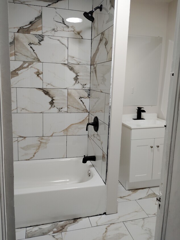 Foto principal - 9521 Macon Ave