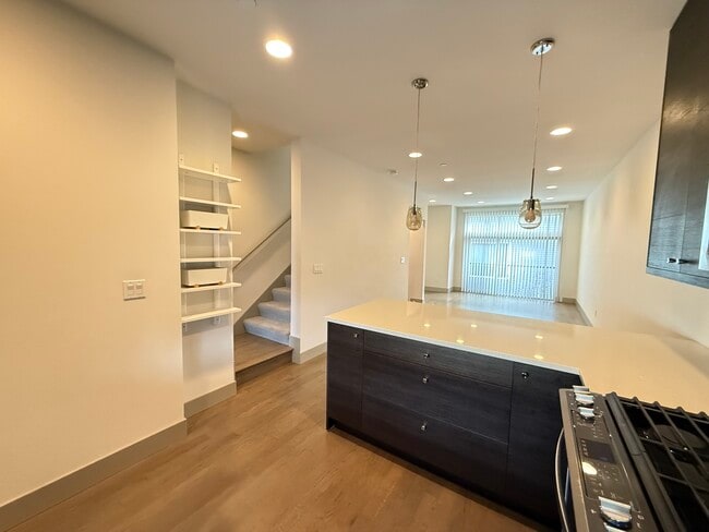 Building Photo - 4143 California Ave SW