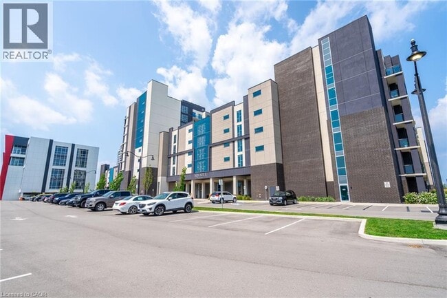 Building Photo - 16 Concord Pl