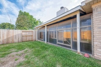 Building Photo - 3231 E Heatherock Cir