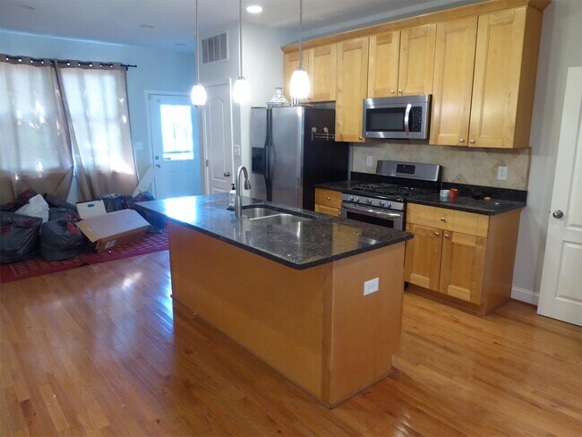 Foto del edificio - 1712 Montello Ave NE