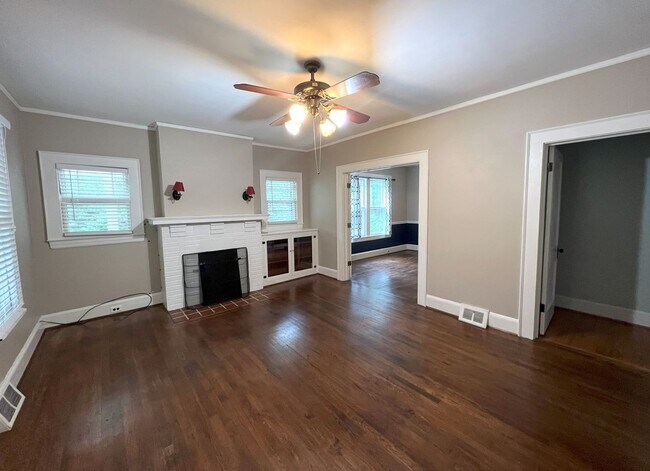 Foto del edificio - FOR RENT Winston Salem