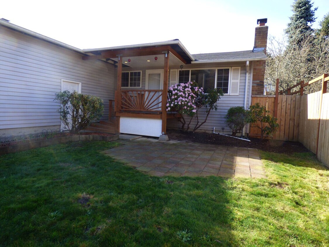 Primary Photo - Spacious West Seattle Rambler with Huge Ga...