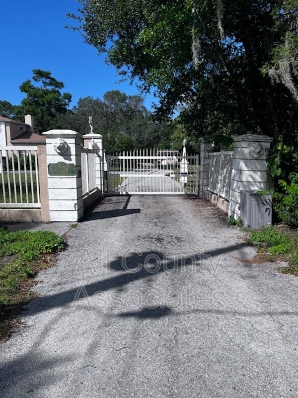 Foto del edificio - 11023 Hook Ln