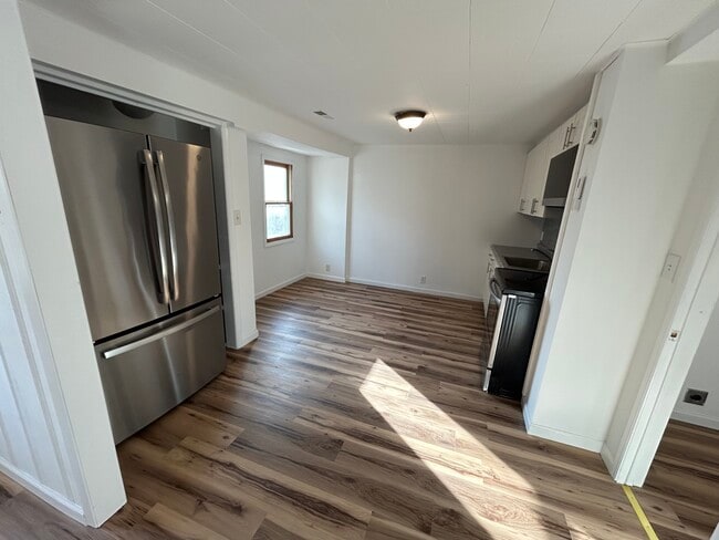 Building Photo - 515 W Vine St