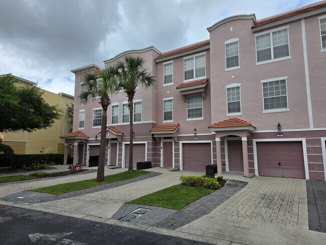 Foto del edificio - Three Bedroom Townhouse at Vista Cay in Orlando