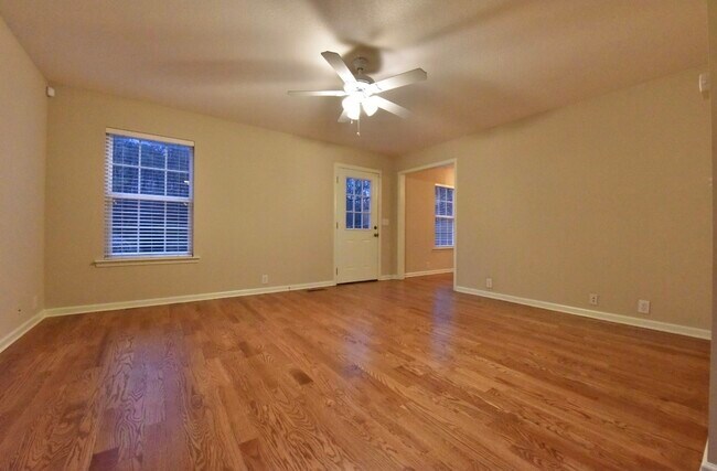 Foto del edificio - 924 Sandstone Ln