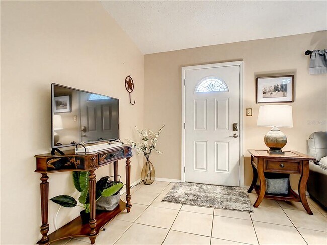 Building Photo - 6170 NW 57th Ct